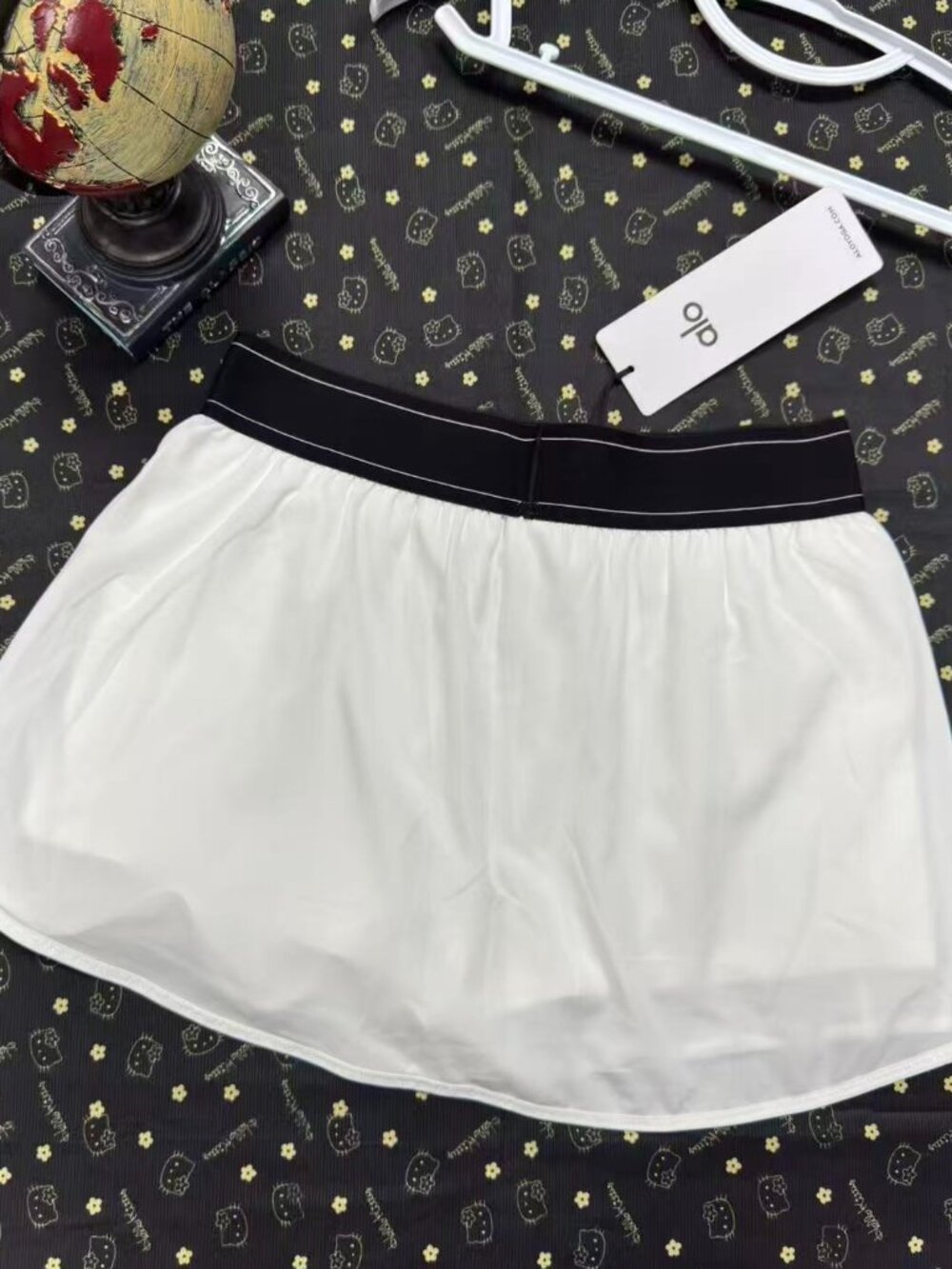 Cute Women’s White ALO Yoga🌼Match Point Tennis Skirt Athletic Mini🍗NWT - Picture 3 of 6